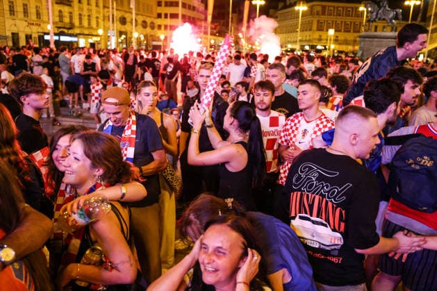 Celebration Croatia - Panama Croatian fans celebrate after the 1-0 win after the FIFA World Cup, WM, Weltmeisterschaft, Fussball 2026 Group L match between Panama and Croatia at Ban Jelacic Square in Zagreb, Croatia on June 24, 2026.  JosipxMikacic PIXSELL