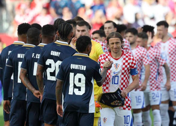 (260624) -- TORONTO, June 24, 2026 -- Players of both sides greet with each other before the group L match between Croatia and Panama at the 2026 FIFA World Cup, WM, Weltmeisterschaft, Fussball at Toronto Stadium in Toronto, Canada, on June 23, 2026. (Photo by Xinhua) (SP)CANADA-TORONTO-FOOTBALL-FIFA WORLD CUP-GROUP L-CRO VS PAN ZouxZheng 