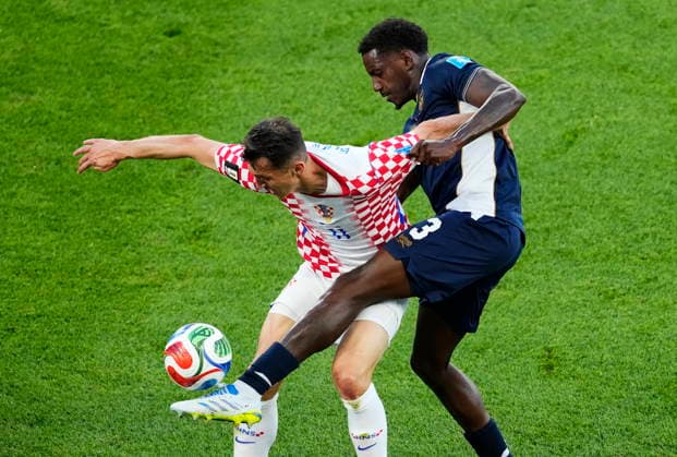 June 23, 2026, Toronto, On, CANADA: Croatia s Ante Budimir (11) and Panama s Jose Cordoba (3) battle for the ball during the second half of a World Cup Group L soccer match, in Toronto, on Tuesday, June 23, 2026. Canada News - June 23, 2026  - ZUMAc35_ 20260623_zaf_c35_211 Copyright: xChrisxYoungx