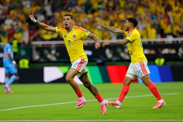FIFA World Cup, WM, Weltmeisterschaft, Fussball 2026 - Group K - Colombia vs DR Congo Daniel Munoz (L) of Colombia reacts to a disallowed goal during a FIFA World Cup 2026 Group K soccer match between Colombia and DR Congo in Guadalajara, Mexico, 23 June 2026. GUADALAJARA Mexico  Copyright: xFRANCISCOxGUASCOx