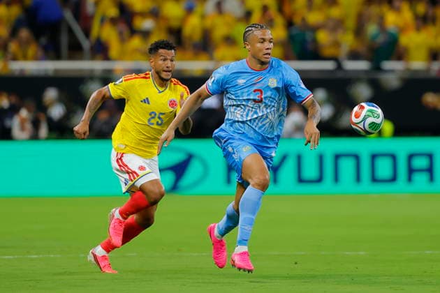 FIFA World Cup, WM, Weltmeisterschaft, Fussball 2026 - Group K - Colombia vs DR Congo Luis Suarez (L) of Colombia vies for the ball with Steve Kapuadi (R) of Congo during a FIFA World Cup 2026 Group K soccer match between Colombia and DR Congo in Guadalajara, Mexico, 23 June 2026. GUADALAJARA Mexico  Copyright: xFRANCISCOxGUASCOx