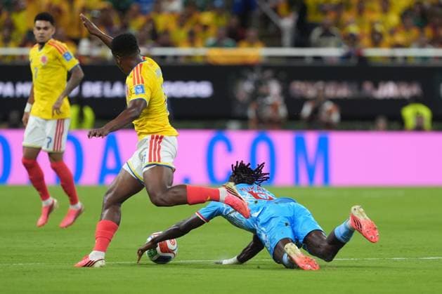 Colombia v DR Congo - FIFA World Cup, WM, Weltmeisterschaft, Fussball 2026 - Group K ZAPOPAN, MEXICO - JUNE 23: Ngal ayel Mukau (R) of DR Congo in action during the 2026 FIFA World Cup First Stage Group K match between Colombia and DR Congo at Estadio Akron (Guadalajara Stadium) in Zapopan, Guadalajara, Mexico on June 23, 2026. Juancho Torres Anadolu Jalisco Mexico. Editorial use only. Please get in touch for any other usage.  Copyright: x2026xAnadoluxJuanchoxTorresx