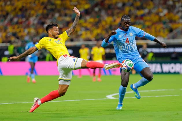 FIFA World Cup, WM, Weltmeisterschaft, Fussball 2026 - Group K - Colombia vs DR Congo Luis Suarez (L) of Colombia vies for the ball with Axel Tuanzebe (R) of Congo during a FIFA World Cup 2026 Group K soccer match between Colombia and DR Congo in Guadalajara, Mexico, 23 June 2026. GUADALAJARA Mexico  Copyright: xFRANCISCOxGUASCOx