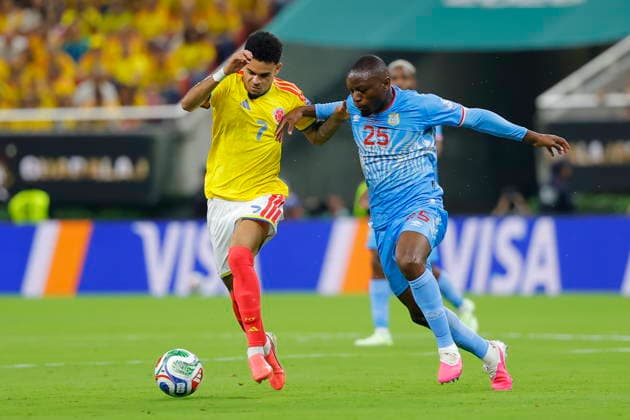 FIFA World Cup, WM, Weltmeisterschaft, Fussball 2026 - Group K - Colombia vs DR Congo Luis Diaz (L) of Colombia vies for the ball with Edo Kayembe (R) of Congo during a FIFA World Cup 2026 Group K soccer match between Colombia and DR Congo in Guadalajara, Mexico, 23 June 2026. GUADALAJARA Mexico  Copyright: xFRANCISCOxGUASCOx