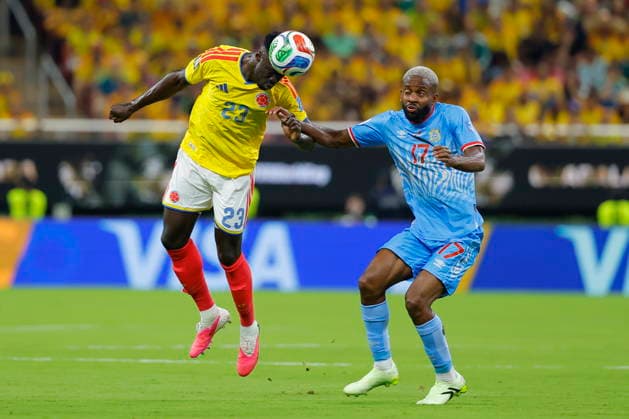 FIFA World Cup, WM, Weltmeisterschaft, Fussball 2026 - Group K - Colombia vs DR Congo Davinson Sanchez (L) of Colombia vies for the ball with Cedric Bakambu (R) of Congo during a FIFA World Cup 2026 Group K soccer match between Colombia and DR Congo in Guadalajara, Mexico, 23 June 2026. GUADALAJARA Mexico  Copyright: xFRANCISCOxGUASCOx