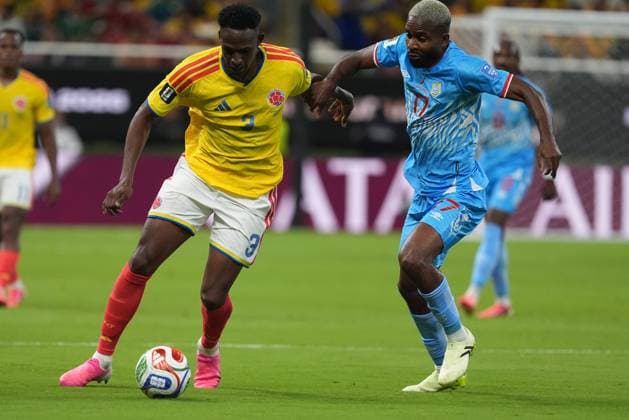 Colombia v DR Congo - FIFA World Cup, WM, Weltmeisterschaft, Fussball 2026 - Group K ZAPOPAN, MEXICO - JUNE 23: Jhon Lucumi (3) of Colombia in action against Cedric Bakambu of DR Congo during the 2026 FIFA World Cup First Stage Group K match between Colombia and DR Congo at Estadio Akron (Guadalajara Stadium) in Zapopan, Guadalajara, Mexico on June 23, 2026. Juancho Torres Anadolu Jalisco Mexico. Editorial use only. Please get in touch for any other usage.  Copyright: x2026xAnadoluxJuanchoxTorresx