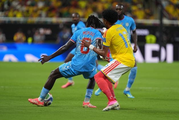Colombia v DR Congo - FIFA World Cup, WM, Weltmeisterschaft, Fussball 2026 - Group K ZAPOPAN, MEXICO - JUNE 23: Johan Mojica (17) of Colombia in action against Ngal’ayel Mukau of DR Congo during the 2026 FIFA World Cup First Stage Group K match between Colombia and DR Congo at Estadio Akron (Guadalajara Stadium) in Zapopan, Guadalajara, Mexico on June 23, 2026. Juancho Torres Anadolu Jalisco Mexico. Editorial use only. Please get in touch for any other usage.  Copyright: x2026xAnadoluxJuanchoxTorresx