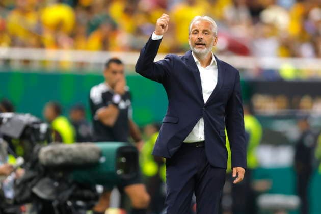 FIFA World Cup, WM, Weltmeisterschaft, Fussball 2026 - Group K - Colombia vs DR Congo Congo s coach, Sebastien Desabre, gives instructions during a FIFA World Cup 2026 Group K soccer match between Colombia and DR Congo in Guadalajara, Mexico, 23 June 2026. GUADALAJARA Mexico  Copyright: xFRANCISCOxGUASCOx
