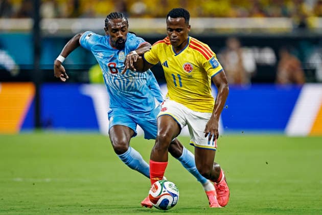 June 23, 2026, Guadalajara, Jalisco, Mexico: Jhon Arias of Colombia battles for possession ball with Samuel Moutoussamy of Congo DR during the match between Colombia and Congo DR for the 2st round of the group K of the FIFA World Cup, WM, Weltmeisterschaft, Fussball 2026, at Guadalajara Stadium, in Guadalajara, Mexico on June 23, 2026. Photo: DiaEsportivo Guadalajara Mexico - ZUMAh208 20260623_zsp_h208_008 Copyright: xHeulerxAndreyx