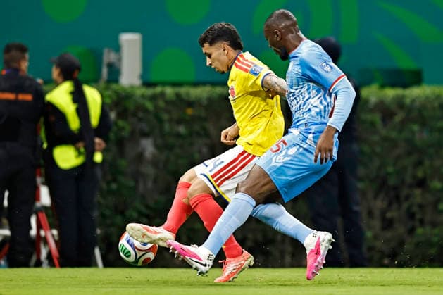 June 23, 2026, Guadalajara, Jalisco, Mexico: Gustavo Puerta of Colombia battles for possession ball with Edo Kayembe of Congo DR during the match between Colombia and Congo DR for the 2st round of the group K of the FIFA World Cup, WM, Weltmeisterschaft, Fussball 2026, at Guadalajara Stadium, in Guadalajara, Mexico on June 23, 2026. Photo: DiaEsportivo Guadalajara Mexico - ZUMAh208 20260623_zsp_h208_010 Copyright: xHeulerxAndreyx