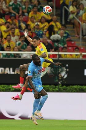 FIFA World Cup, WM, Weltmeisterschaft, Fussball 2026 - Group K - Colombia vs DR Congo Daniel Munoz (top) of Colombia vies for the ball with Arthur Masuaku of DR Congo during the FIFA World Cup 2026 Group K match Colombia against DR Congo in Guadalajara, Mexico, 23 June 2026. GUADALAJARA Mexico  Copyright: xALEXxCRUZx