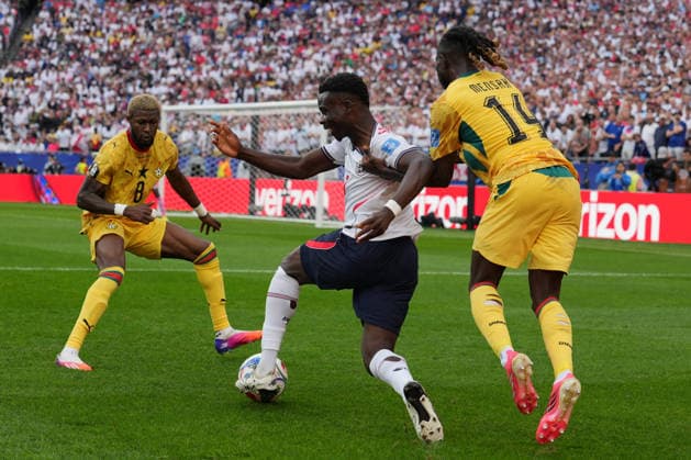 IPA85995777 - Bukayo Saka of England in action against Gideon Mensah of Ghana during the Group L match between England and Ghana at the FIFA World Cup, WM, Weltmeisterschaft, Fussball in Boston, USA, on June 23, 2026  Copyright: xEmmanuelexMastrodonato IPAxSportx xx 85995777