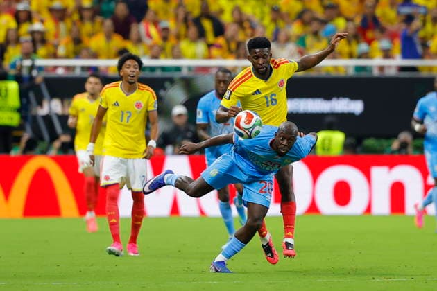 FIFA World Cup, WM, Weltmeisterschaft, Fussball 2026 - Group K - Colombia vs DR Congo Jefferson Lerma (Back) of Colombia vies for the ball with Yoane Wissa of Congo during a FIFA World Cup 2026 Group K soccer match between Colombia and DR Congo in Guadalajara, Mexico, 23 June 2026. GUADALAJARA Mexico  Copyright: xFRANCISCOxGUASCOx