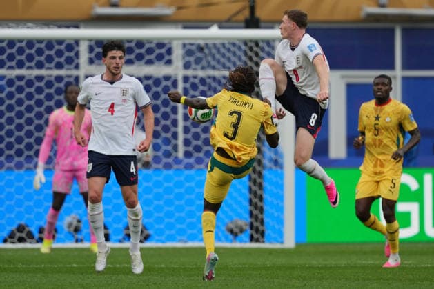 SOCCER - FIFA World Cup, WM, Weltmeisterschaft, Fussball - Group L - England vs. Ghana Photo by IPA ABACAPRESS.COM85995770 - Elliot Anderson of England in action against Caleb Yirenkyi of Ghana during the Group L match between England and Ghana at the FIFA World Cup in Boston, USA, on June 23, 2026 Boston  Copyright: xIPAxSport ABACAx