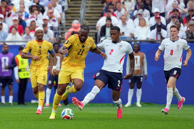 SOCCER - FIFA World Cup, WM, Weltmeisterschaft, Fussball - Group L - England vs. Ghana Photo by IPA ABACAPRESS.COM85995775 - Ezri Konsa of England in action against Antoine Semenyo of Ghana during the Group L match between England and Ghana at the FIFA World Cup in Boston, USA, on June 23, 2026 Boston  Copyright: xIPAxSport ABACAx