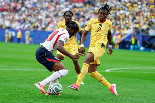 BOSTON STADIUM FOXBOROUGH MASSACHUSETTS USA 23.06.2026 FIFA MISTRZOSTWA SWIATA 2026 W PILKA NOZNA W USA MECZ GRUPA L ENGLAND I AND GHANA FIFA World Cup, WM, Weltmeisterschaft, Fussball 2026 Group L match between England and Ghana at Boston Stadium in Foxborough, Massachusetts on June 23, 2026 N Z England forward Noni Madueke (20) Ghana forward Abdul Fatawu (7) KAMIL KRZACZYNSKI NEWSPIX.PL --- newspix.pl POLAND OUT!  KSK