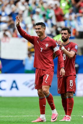 Cristiano Ronaldo of Portugal applaud fans after winning the the FIFA Men’s World Cup 2026 Group Stage football match between Portugal and Uzbekistan at Houston Stadium, in Houston on June 23th 2026 (Photo by Leo Barrilari SPP)  Copyright: xLeoxBarrilari SPPx Sportspressphoto_SPR174445