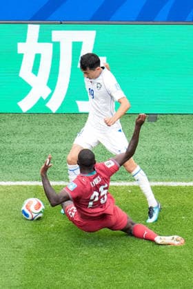 Azizjon Ganiev of Uzbekistan (R) and Nuno Mendes of Portugal (L) fight for possession during a FIFA Men’s World Cup 2026 Group Stage football match between Portugal and Uzbekistan at Houston Stadium, in Houston on June 23th 2026 (Photo by Leo Barrilari SPP)  Copyright: xLeoxBarrilari SPPx Sportspressphoto_SPR174459