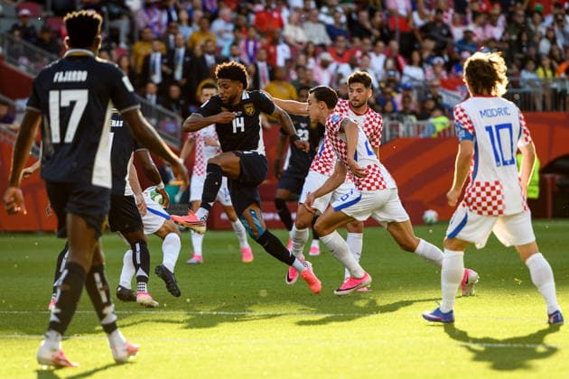 June 23, 2026, Toronto, Ontario, Canada: Toronto, Ontario, Canada Ã¢â‚¬ June 23, 2026: CARLOS HARVEY (14) of Panama battles for the ball with Croatia players during the FIFA World Cup, WM, Weltmeisterschaft, Fussball 2026 Group L match between Panama and Croatia at Toronto Stadium. FIFA 2026: Croatia V Panama  - ZUMAr228 20260623_znp_r228_024 Copyright: xVasiliyxRyabykhx