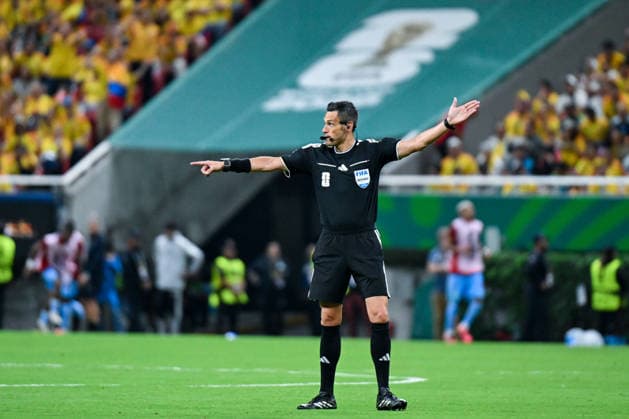 The Referee Maurizio Mariani gestures during a FIFA Men’s World Cup 2026 Group Stage football match between Colombia and Congo DR at Guadalajara Stadium, in Guadalajara on June 23th 2026 (Photo by Nayra Halm SPP)  Copyright: xNayraxHalm SPPx Sportspressphoto_SPR175045