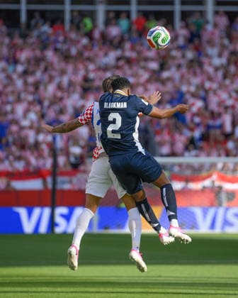 June 23, 2026, Toronto, Ontario, Canada: Dion Drena Beljo ( 24) of Croatia and Cesar Blackman ( 2) of Panama battle for an aerial ball during the 2026 FIFA World Cup, WM, Weltmeisterschaft, Fussball game between Panama and Croatia at Toronto Stadium. Croatia won the match 1-0. Sports News - June 23, 2026  - ZUMAv136 20260623_zsp_v136_015 Copyright: xJeffxVoganx