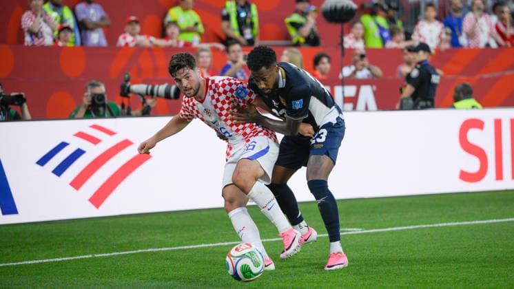 June 23, 2026, Toronto, Ontario, Canada: Lovro Majer ( 16) of Croatia and Amir Murillo ( 23) of Panama battle for the ball during the 2026 FIFA World Cup, WM, Weltmeisterschaft, Fussball game between Panama and Croatia at Toronto Stadium. Croatia won the match 1-0. Sports News - June 23, 2026  - ZUMAv136 20260623_zsp_v136_039 Copyright: xJeffxVoganx