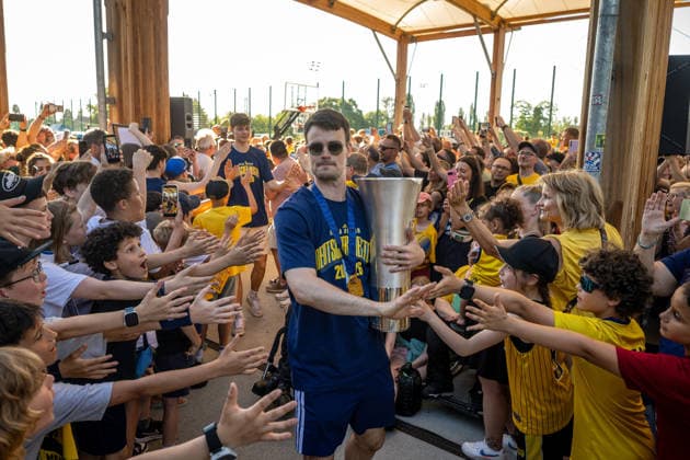 Basketball Berlin 23.06.2026 Saison 2025 2026 EasyCredit BBL 1. Bundesliga Alba Berlin ist Deutscher Meister 2026 Fanfest Jonas Mattisseck (Alba Berlin, No.09) *** Basketball Berlin, June 23, 2026; 2025–2026 Season; EasyCredit BBL 1 Bundesliga; Alba Berlin is the 2026 German Champion; Fan Festival; Jonas Mattisseck, Alba Berlin, No. 09,detected_source_language