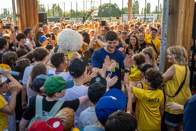 Basketball Berlin 23.06.2026 Saison 2025 2026 EasyCredit BBL 1. Bundesliga Alba Berlin ist Deutscher Meister 2026 Fanfest Pedro Calles (Alba Berlin, Trainer) *** Basketball Berlin June 23, 2026 2025–2026 Season EasyCredit BBL 1 Bundesliga Alba Berlin is the 2026 German Champion Fan Festival Pedro Calles, Alba Berlin Coach,detected_source_language