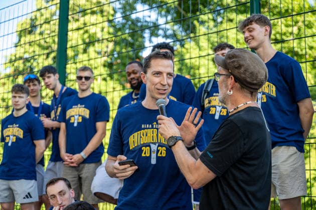 Basketball Berlin 23.06.2026 Saison 2025 2026 EasyCredit BBL 1. Bundesliga Alba Berlin ist Deutscher Meister 2026 Fanfest Justin Bean (Alba Berlin, No.34) *** Basketball Berlin, June 23, 2026; 2025–2026 Season; EasyCredit BBL 1 Bundesliga; Alba Berlin is the 2026 German Champion; Fan Fest; Justin Bean, Alba Berlin, No. 34,detected_source_language