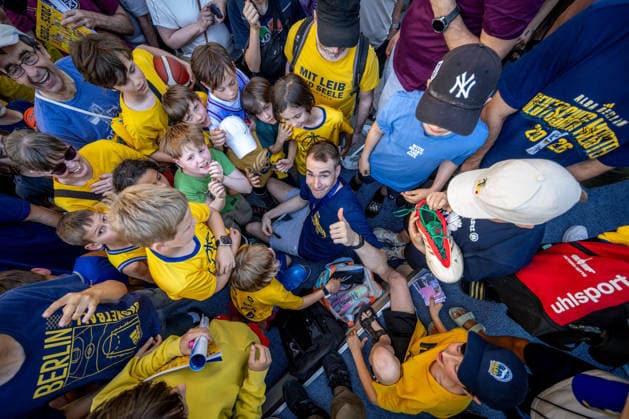 Basketball Berlin 23.06.2026 Saison 2025 2026 EasyCredit BBL 1. Bundesliga Alba Berlin ist Deutscher Meister 2026 Fanfest Malte Delow (Alba Berlin, No.06) *** Basketball Berlin June 23, 2026 2025–2026 Season EasyCredit BBL 1 Bundesliga Alba Berlin is the 2026 German Champion Fan Festival Malte Delow Alba Berlin, No. 06,detected_source_language
