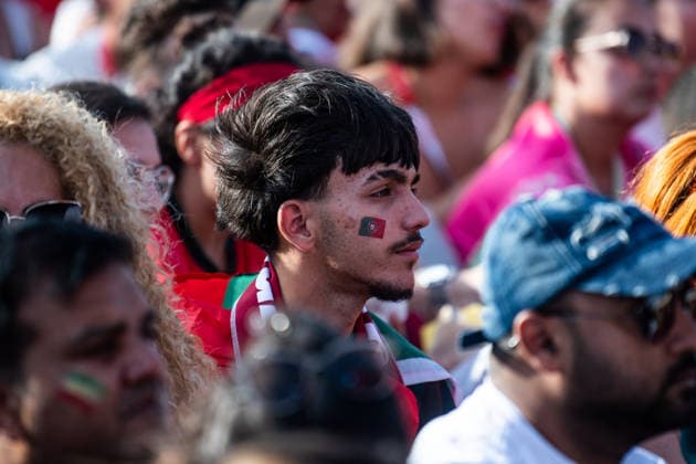 Portugal Fans Gather In Lisbon To Watch World Cup Match. Portuguese football supporters watch the FIFA World Cup, WM, Weltmeisterschaft, Fussball 2026 Group K match between Portugal and Uzbekistan on a giant screen at Terreiro do Paco (Praca do Comercio) in Lisbon, Portugal, on June 23, 2026. Lisbon Portugal  Copyright: xGabrielxBastosx originalFilename:mello-portugal251211_npb2b.jpg
