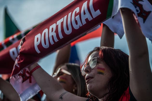 Portugal Fans Gather In Lisbon To Watch World Cup Match. Portuguese football supporters watch the FIFA World Cup, WM, Weltmeisterschaft, Fussball 2026 Group K match between Portugal and Uzbekistan on a giant screen at Terreiro do Paco (Praca do Comercio) in Lisbon, Portugal, on June 23, 2026. Lisbon Portugal  Copyright: xGabrielxBastosx originalFilename:mello-portugal251211_npj4T.jpg