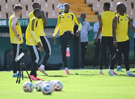(260624) -- MONTERREY, June 24, 2026 -- Players of South Africa attend a training session at the 2026 FIFA World Cup, WM, Weltmeisterschaft, Fussball in Monterrey, Mexico, on June 23, 2026. (Photo by Xinhua) (SP)MEXICO-MONTERREY-FOOTBALL-FIFA WORLD CUP-TRAINING-SOUTH AFRICA LucioxTavora 