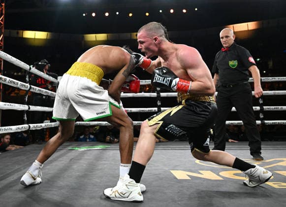 BOXING PARO CROCKER, Vegas Larfield (right) in action against Shamal Ram Anuj (left) during their Featherweight fight at Pat Rafter Arena in Brisbane, Wednesday, June 24, 2026. ( NO ARCHIVING, EDITORIAL USE ONLY BRISBANE QUEENSLAND AUSTRALIA  Copyright: xDARRENxENGLANDx 20260624191319874350