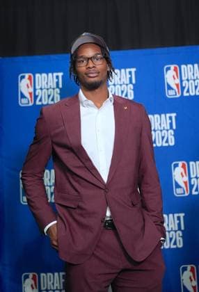 The 2026 NBA, Basketball Herren, USA Draft completed its first round NEW YORK, UNITED STATES - JUNE 23: Morez Johnson Jr. poses after being selected No. 9 overall to the Dallas Mavericks in the 2026 NBA Draft at Barclays Center in Brooklyn, New York City, U.S., on June 23, 2026. Selcuk Acar Anadolu New York United States. Editorial use only. Please get in touch for any other usage.  Copyright: x2026xAnadoluxSelcukxAcarx