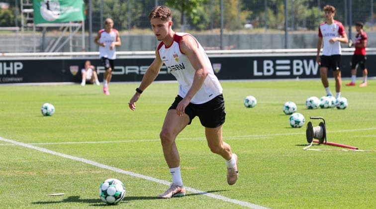 Stuttgart , Fußball VfB Stuttgart II Trainingsauftakt, Neuzugang oliver Rölke *** Stuttgart, Soccer