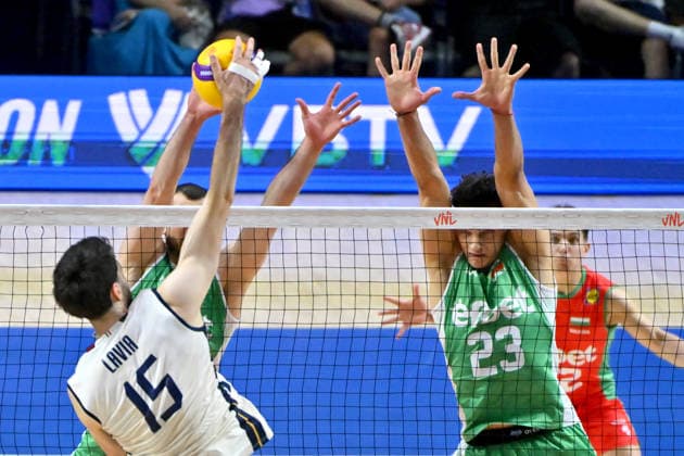 LJUBLJANA, SLOVENIA - JUNE 24: Daniele Lavia of Italy (L) in action during the FIVB Men s Volleyball Nations League match between Bulgaria and Italy at Arena Stozice, Ljubljana on June 24, 2026 in Ljubljana, Slovenia. (Photo by Igor Kupljenik Sports Press Photo).  Copyright: xIgorxKupljenikx xSPPx Sportspressphoto_SPR175101