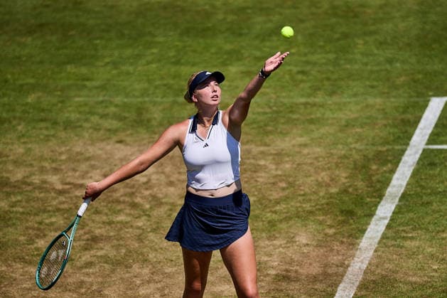 June 24, 2026, Bad Homburg, Hessen, Germany: Clara Tauson of Denmark serves to Qinwen Zheng of China during the BAD HOMBURG OPEN powered by SOLARWATTT- WTA500 - Womens Tennis, 24.6.2026 in Bad Homburg (Tennis-Club Bad Homburg), Germany - Photo: Tennis 2026: Bad Hombug Open - WTA500: TAUSON 5:7 6:4 6:2 ZHENG  - ZUMAs343 20260624_zsp_s343_040 Copyright: xMathiasxSchulzx