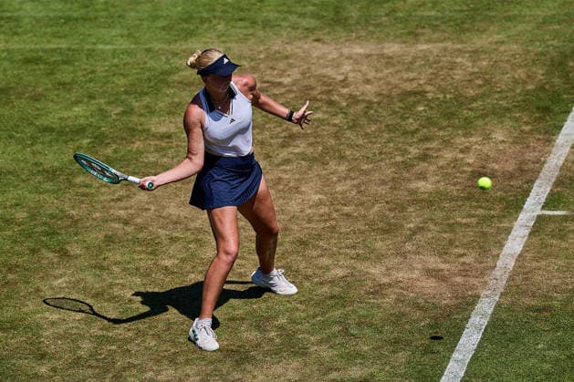 June 24, 2026, Bad Homburg, Hessen, Germany: Clara Tauson of Denmark returns with forehand to Qinwen Zheng of China during the BAD HOMBURG OPEN powered by SOLARWATTT- WTA500 - Womens Tennis, 24.6.2026 in Bad Homburg (Tennis-Club Bad Homburg), Germany - Photo: Tennis 2026: Bad Hombug Open - WTA500: TAUSON 5:7 6:4 6:2 ZHENG  - ZUMAs343 20260624_zsp_s343_042 Copyright: xMathiasxSchulzx