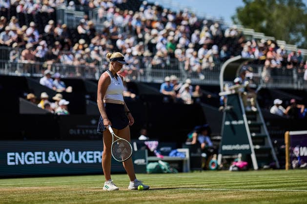 June 24, 2026, Bad Homburg, Hessen, Germany: Clara Tauson of Denmark prepare for serving to Qinwen Zheng of China during the BAD HOMBURG OPEN powered by SOLARWATTT- WTA500 - Womens Tennis, 24.6.2026 in Bad Homburg (Tennis-Club Bad Homburg), Germany - Photo: Tennis 2026: Bad Hombug Open - WTA500: TAUSON 5:7 6:4 6:2 ZHENG  - ZUMAs343 20260624_zsp_s343_047 Copyright: xMathiasxSchulzx