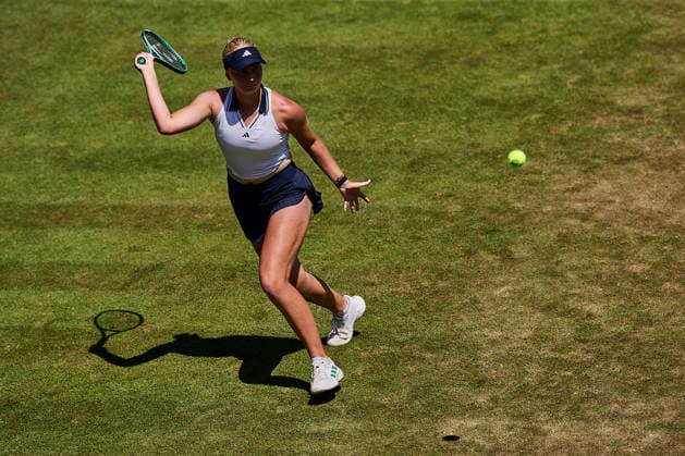 June 24, 2026, Bad Homburg, Hessen, Germany: Clara Tauson of Denmark returns with forehand to Qinwen Zheng of China during the BAD HOMBURG OPEN powered by SOLARWATTT- WTA500 - Womens Tennis, 24.6.2026 in Bad Homburg (Tennis-Club Bad Homburg), Germany - Photo: Tennis 2026: Bad Hombug Open - WTA500: TAUSON 5:7 6:4 6:2 ZHENG  - ZUMAs343 20260624_zsp_s343_049 Copyright: xMathiasxSchulzx