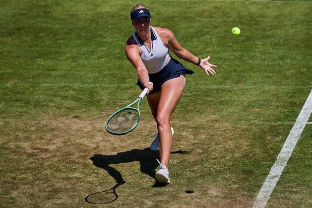 June 24, 2026, Bad Homburg, Hessen, Germany: Clara Tauson of Denmark returns with forehand to Qinwen Zheng of China during the BAD HOMBURG OPEN powered by SOLARWATTT- WTA500 - Womens Tennis, 24.6.2026 in Bad Homburg (Tennis-Club Bad Homburg), Germany - Photo: Tennis 2026: Bad Hombug Open - WTA500: TAUSON 5:7 6:4 6:2 ZHENG  - ZUMAs343 20260624_zsp_s343_065 Copyright: xMathiasxSchulzx
