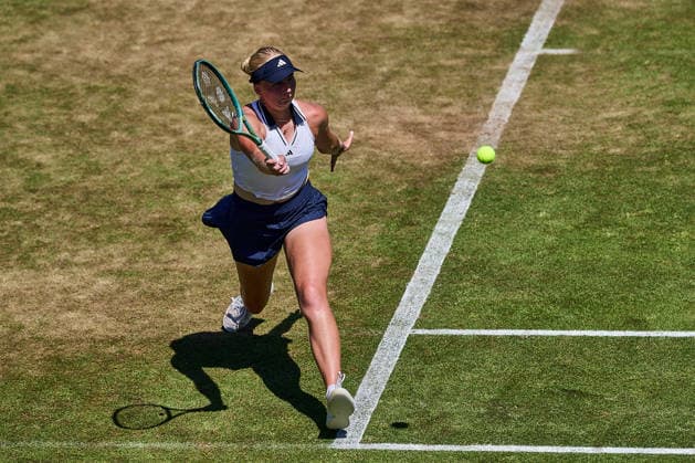 June 24, 2026, Bad Homburg, Hessen, Germany: Clara Tauson of Denmark returns with forehand to Qinwen Zheng of China during the BAD HOMBURG OPEN powered by SOLARWATTT- WTA500 - Womens Tennis, 24.6.2026 in Bad Homburg (Tennis-Club Bad Homburg), Germany - Photo: Tennis 2026: Bad Hombug Open - WTA500: TAUSON 5:7 6:4 6:2 ZHENG  - ZUMAs343 20260624_zsp_s343_070 Copyright: xMathiasxSchulzx