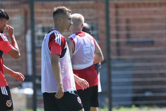 17 Julian Guttau (Energie Cottbus) Fussball 2. Liga 2026 2027 FC Energie Cottbus - Trainingsauftakt *** 17 Julian Guttau Energie Cottbus Soccer 2nd Division 2026–2027 FC Energie Cottbus Start of Training