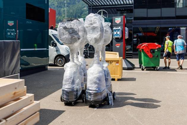 Grosse Ventilatoren werden angeliefert, Grosser Preis von Oesterreich, Motorsport, Formel 1, Saison 2026, 24.06.2026 Grosser Preis von Oesterreich, Motorsport, Formel 1, Saison 2026, 24.06.2026 Spielberg *** Large fans are being delivered, Austrian Grand Prix, Motorsports, Formula 1, 2026 Season, June 24, 2026 Austrian Grand Prix, Motorsports, Formula 1, 2026 Season, June 24, 2026, Spielberg Copyright: xEibner-Pressefoto AlexanderxNeisx EP_ANS