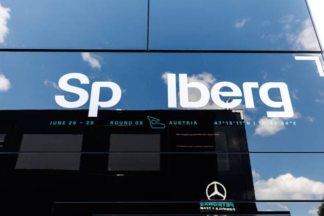 Mercedes ist mit der Beschriftung noch nicht ganz fertig, Grosser Preis von Oesterreich, Motorsport, Formel 1, Saison 2026, 24.06.2026 Grosser Preis von Oesterreich, Motorsport, Formel 1, Saison 2026, 24.06.2026 Spielberg *** Mercedes isn t quite done with the lettering yet: Austrian Grand Prix, Motorsports, Formula 1, 2026 Season, June 24, 2026 Austrian Grand Prix, Motorsports, Formula 1, 2026 Season, June 24, 2026, Spielberg Copyright: xEibner-Pressefoto AlexanderxNeisx EP_ANS