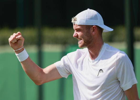 Jerome Kim (SUI) jubelt nach dem Sieg, Jubel, Emotion, Herren Einzel, Men s Singles, Qualifikation, Wimbledon Tennis - Wimbledon 2026 - Grand Slam ITF ATP, Tennis Herren WTA, Tennis Damen - AELTC - London - - Great Britain - 24 June 2026. *** Jerome Kim (SUI) celebrates after his victory; celebration, emotion, Men s Singles, Qualifying, Wimbledon Tennis, Wimbledon 2026, Grand Slam, ITF, ATP, WTA, AELTC, London, Great Britain, June 24, 2026 Copyright: xJuergenxHasenkopfx