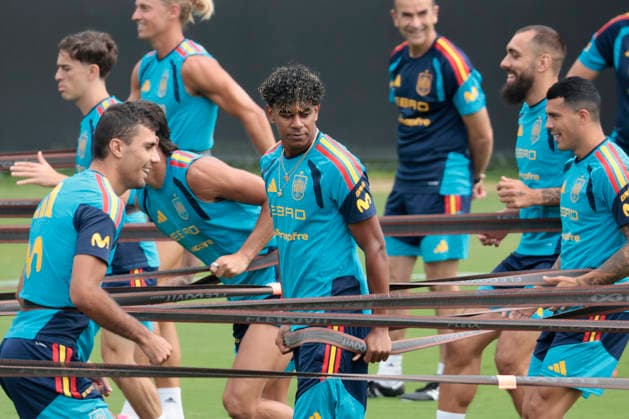 Spain s players in action during a team s training session in Chattanooga, Tenesse, United States, 24 June 2026. Spain will face Uruguay in their 2026 FIFA World Cup, WM, Weltmeisterschaft, Fussball Group H soccer match on 27 June. 2026 FIFA World Cup - Group H - Spain s training !ACHTUNG: NUR REDAKTIONELLE NUTZUNG!  Copyright: xLavandeiraxjrx GRAF5186 20260624-55020695970_1