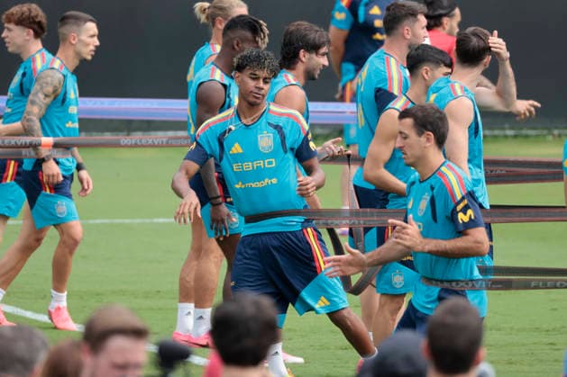 Spain s players in action during a team s training session in Chattanooga, Tenesse, United States, 24 June 2026. Spain will face Uruguay in their 2026 FIFA World Cup, WM, Weltmeisterschaft, Fussball Group H soccer match on 27 June. 2026 FIFA World Cup - Group H - Spain s training !ACHTUNG: NUR REDAKTIONELLE NUTZUNG!  Copyright: xLavandeiraxjrx GRAF5198 20260624-55020696022_1