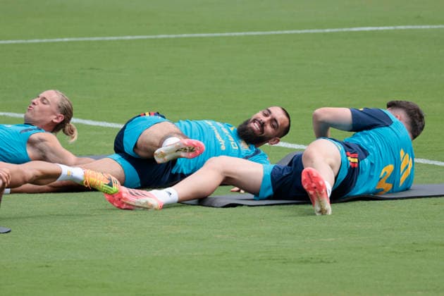 Spain s players in action during a team s training session in Chattanooga, Tenesse, United States, 24 June 2026. Spain will face Uruguay in their 2026 FIFA World Cup, WM, Weltmeisterschaft, Fussball Group H soccer match on 27 June. 2026 FIFA World Cup - Group H - Spain s training !ACHTUNG: NUR REDAKTIONELLE NUTZUNG!  Copyright: xLavandeiraxjrx GRAF5203 20260624-55020696034_1